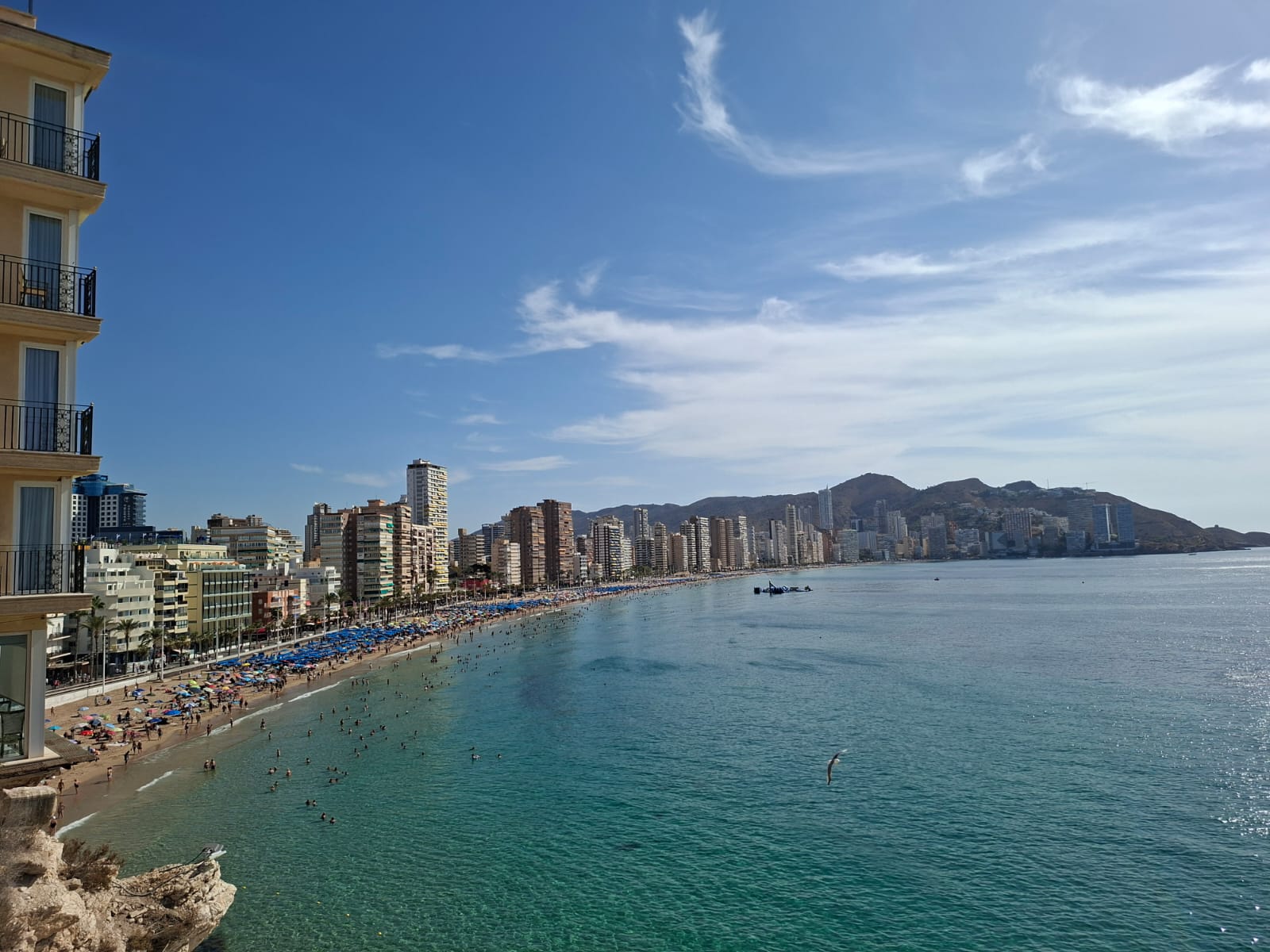 Playa de Levante y skyline de Benidorm